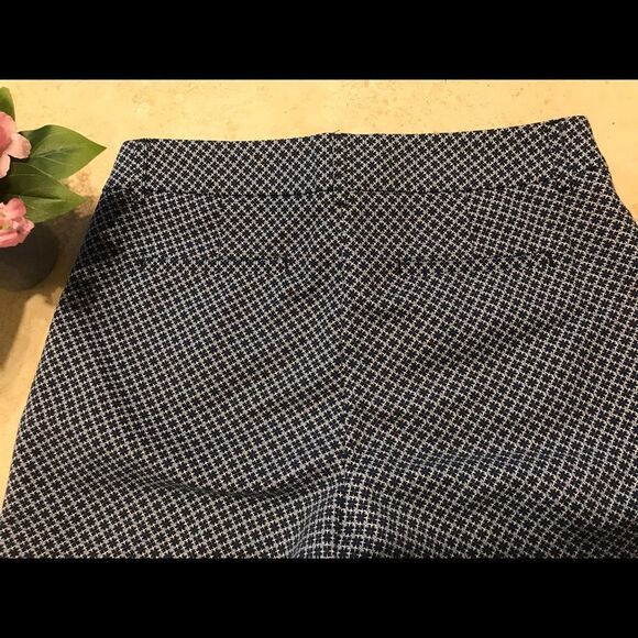 Delia’s Patterned Shorts Size 8 - Picture 2 of 5